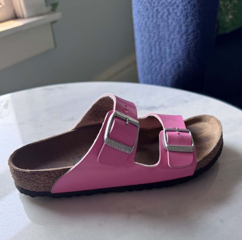 Birkenstock Arizona Kids Birko-Flor Patent Sandals in Fuchsia Tulip Pink 32 - Picture 8 of 11